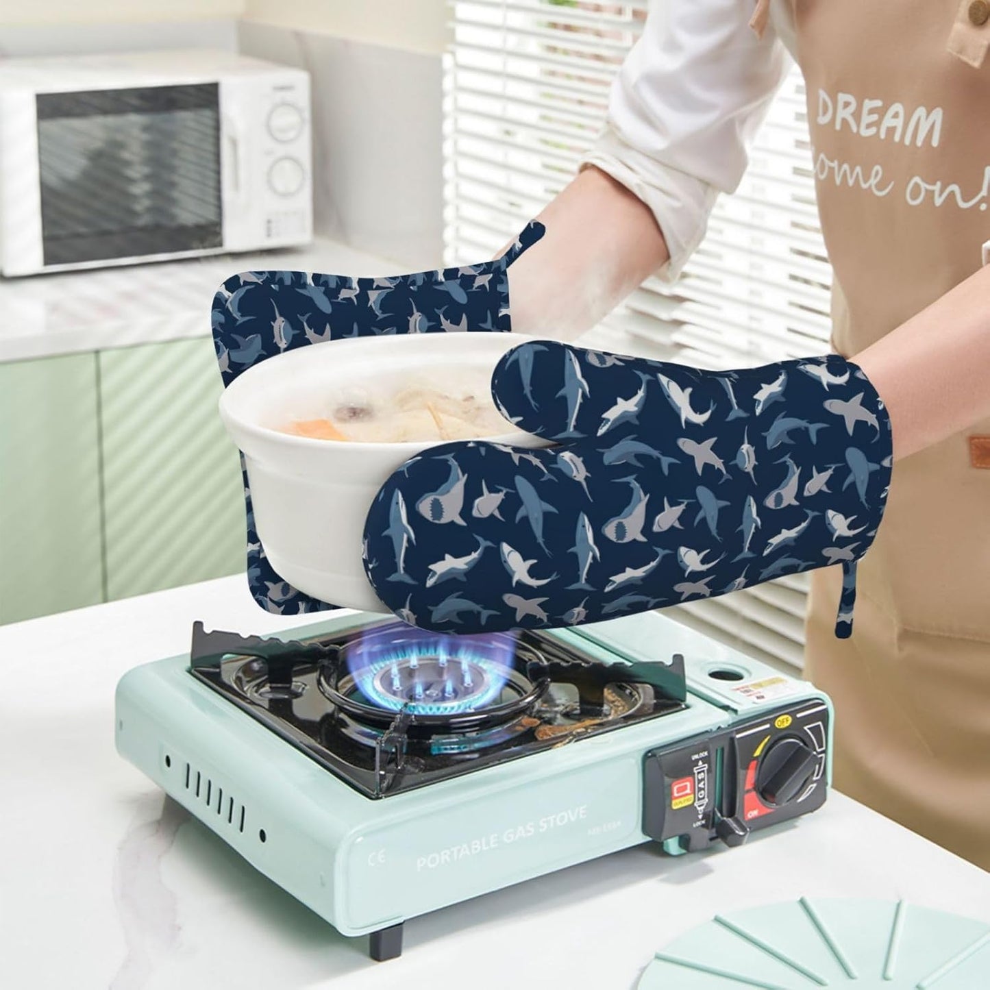 Cool Sharks Oven Mitts and Pot Holders Set of 4 Silicone Blue Grey Sharks Kitchen Mitten Gloves and Non-Slip Potholders Set Heat Resistant Oven Gloves Hot Holders for Kitchen