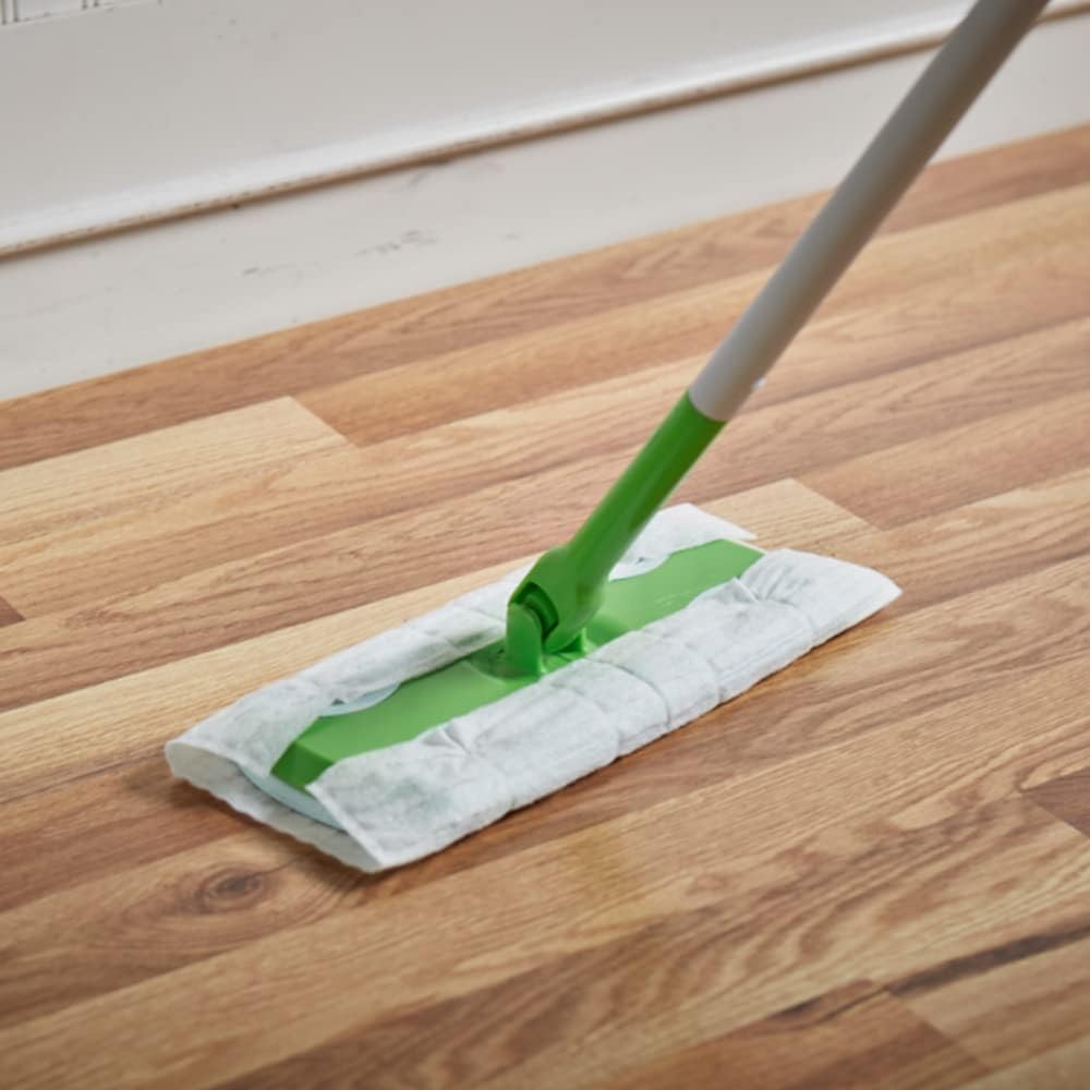 Amazon Basics Dry Floor Cloths to Clean Dust, Dirt, Pet Hair, 64 Count, Pack of 2