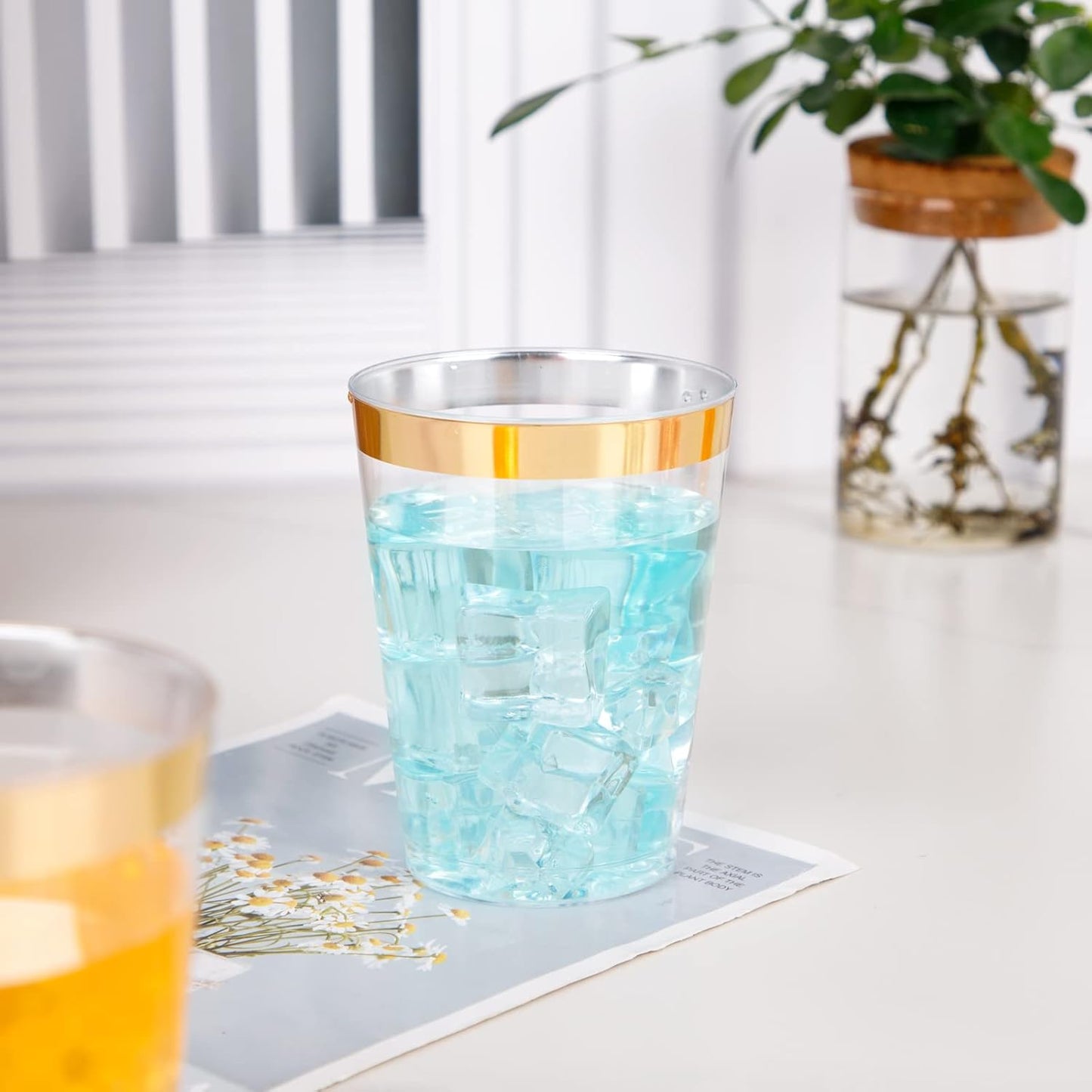 I00000 200 Pack Gold Plastic Cups, 10 oz Clear Plastic Cups Gold Rimmed Disposable Wine Glasses Fancy Disposable Party Cups Wedding Cups Drinking Tumblers Plastic Cocktail Glasses with Gold Rim