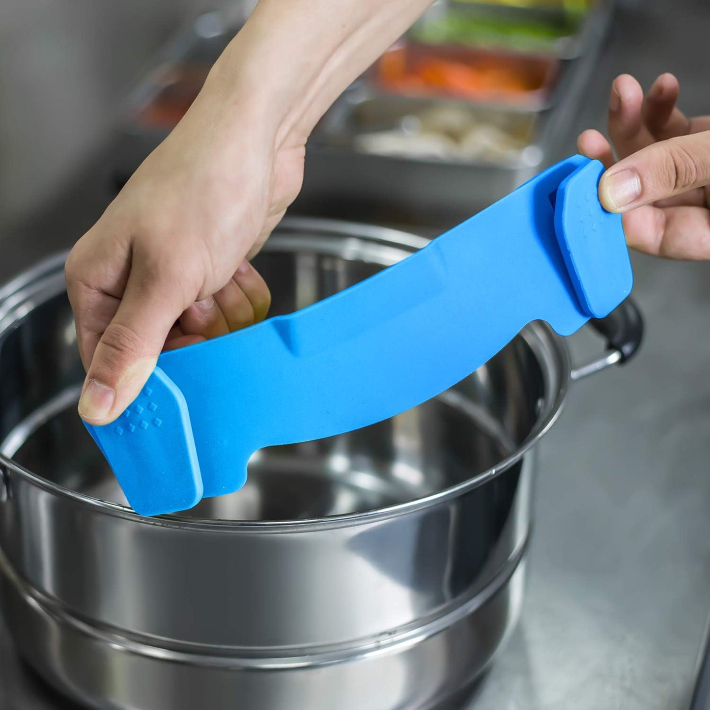 Clip On Strainer Silicone for all Pots and Pans,Pasta Strainer Clip on Food Strainer for Meat Vegetables Fruit Silicone Kitchen Colander