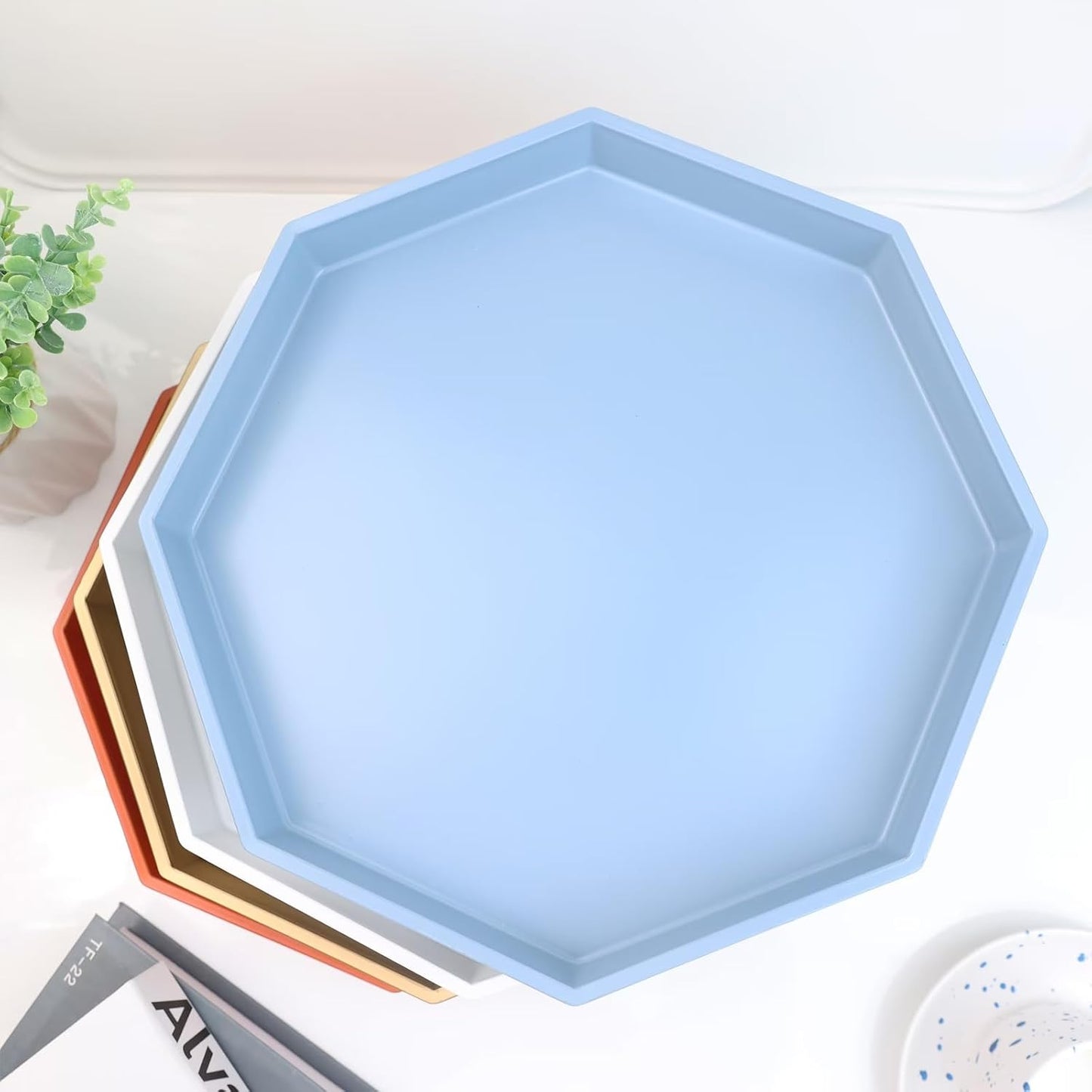 Spsyrine White Plastic Serving Tray for Ottoman, Coffee Table, Regular Octagon Decorative Tray for Entertaining, Outdoor, Living Room, Home Decor