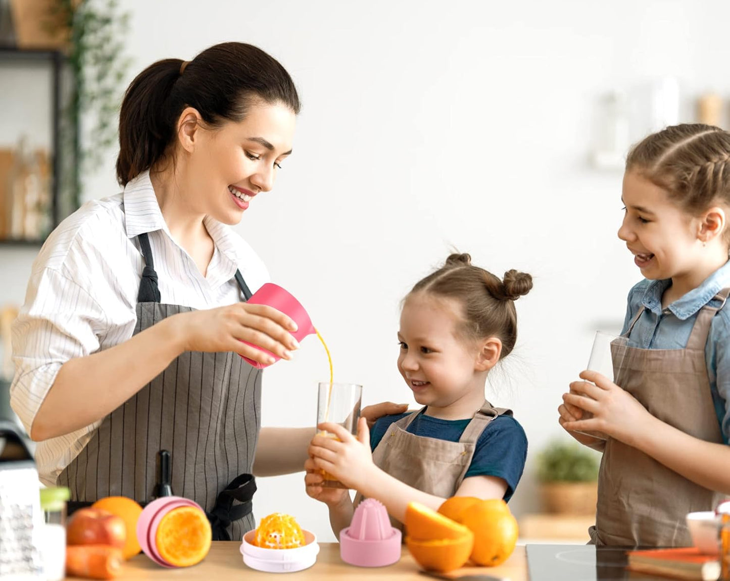Hand Juicer - Citrus Juicer with Lemon Shape - Hand Lemon Juicer with Two Press Options for Different Fruits (Pink)