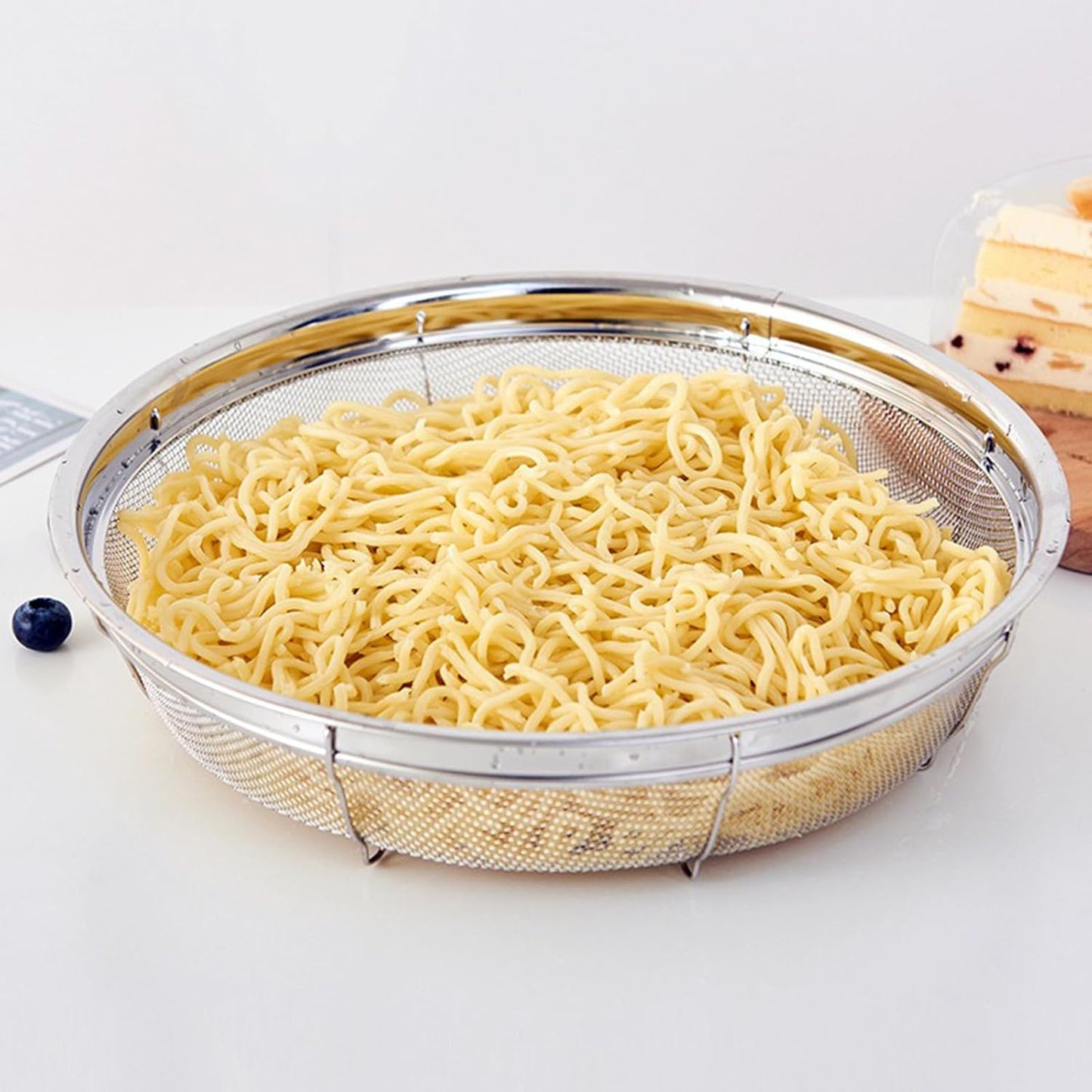 Fine Mesh Strainer for Kitchen, Stainless Steel Colander Bowl for Pasta, Rice, Fruit, Metal Net Baskets with Resting Base - Strain, Drain, Rinse （Diameter 8.67 inch）