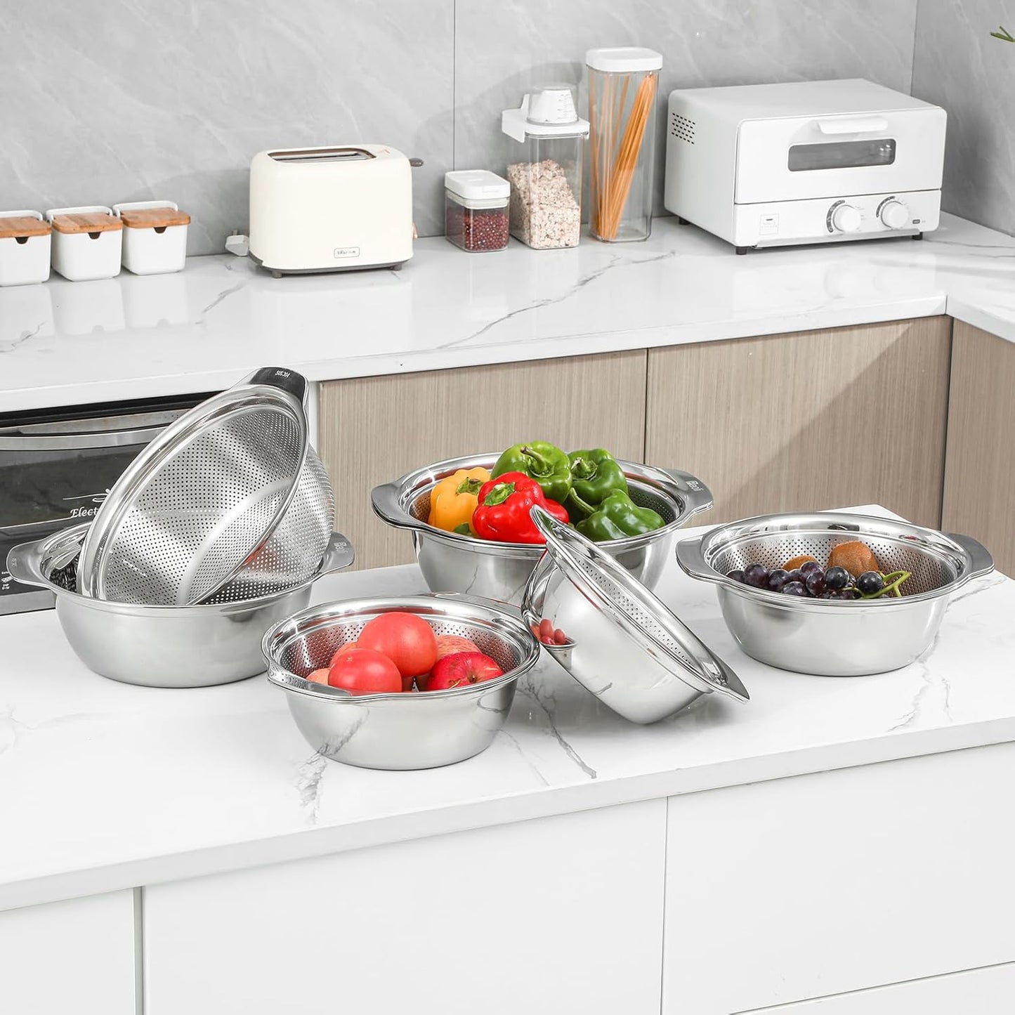 304 Stainless Steel Microporous Colander with Handle, Rice Washers Microporous Strainer Set For washing vegetables, fruits and rice, and draining cooked pasta(4QT with handle-Gold)