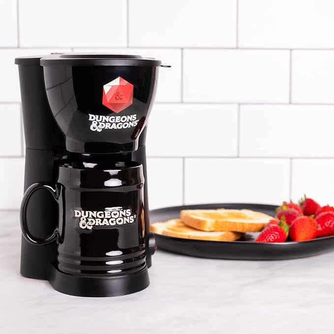 Uncanny Brands Dungeons and Dragons Single Cup Coffee Maker with Mug