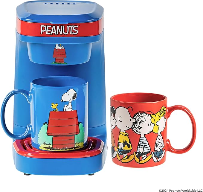 Uncanny Brands Peanuts Single Cup Coffee Maker Gift Set with 2 Mugs