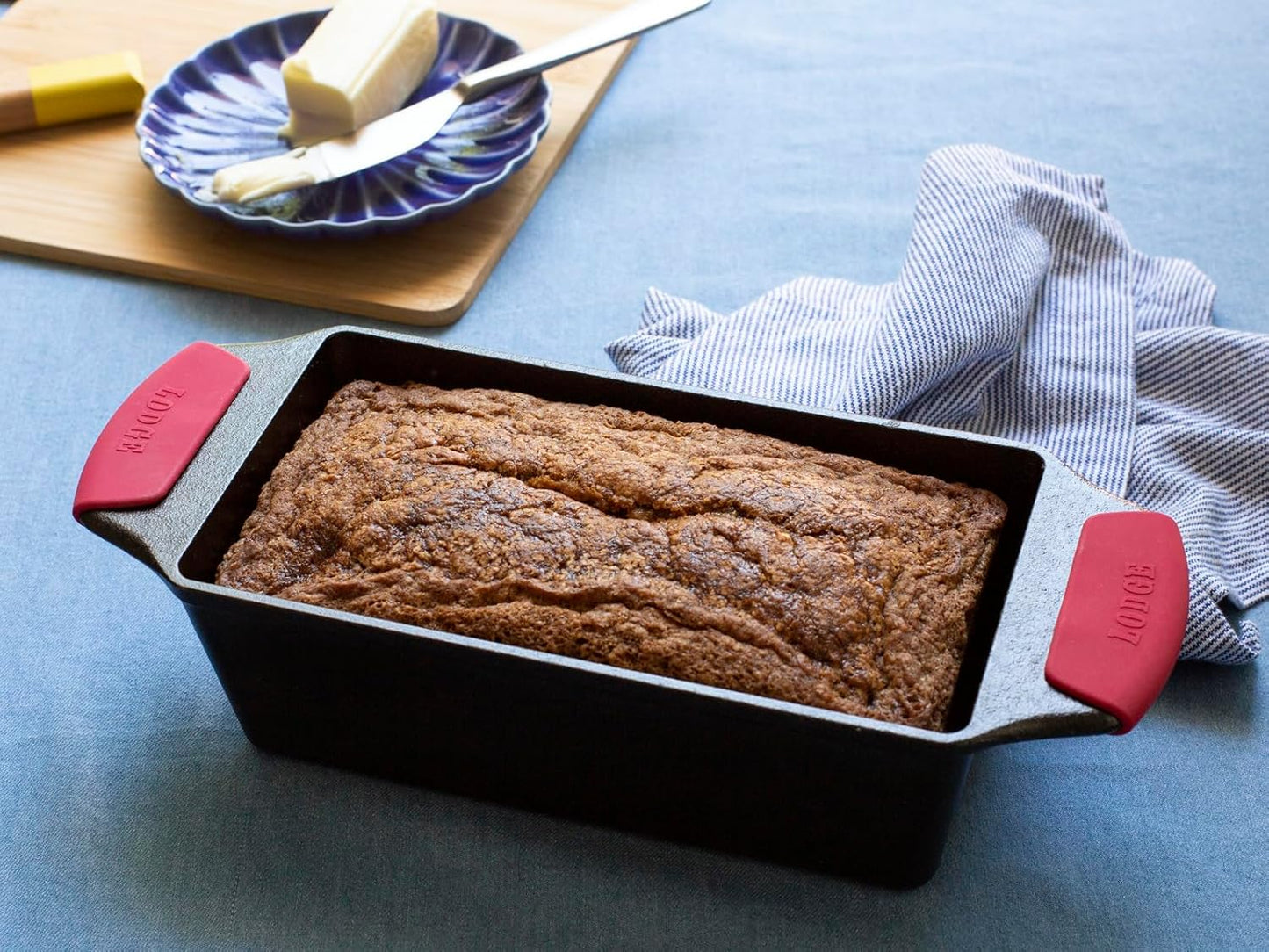 Lodge Cast Iron Loaf Pan 8.5x4.5 Inch, Black