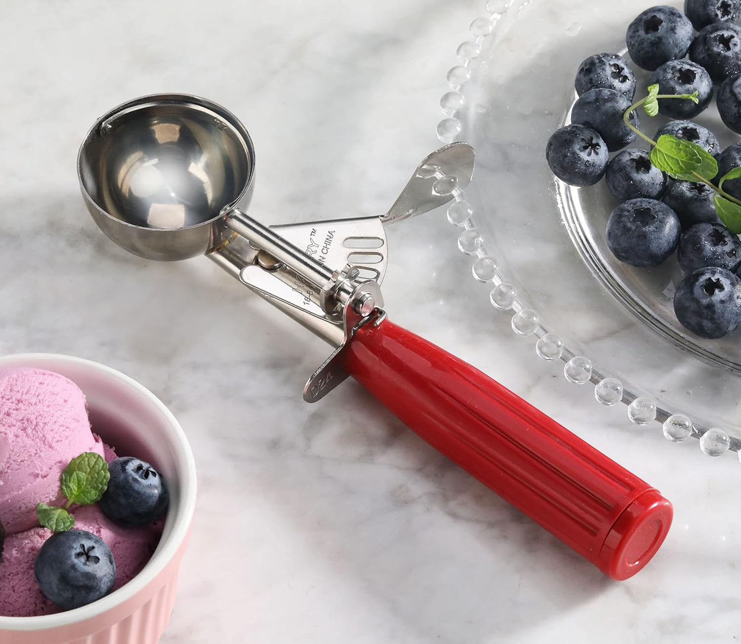 New Star Foodservice 34868 Commercial-Grade Thumb Press Food Disher/Ice Cream Scoop, 18/8 Stainless Steel, 1.75 oz, Size 24, Red