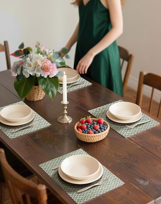 Leetaltree Green Placemats Set of 6 - Heat Resistant Non-Slip Place mats for Dining Table, Washable Durable PVC Vinyl Woven Table Mats（Green Zigzag, 6）