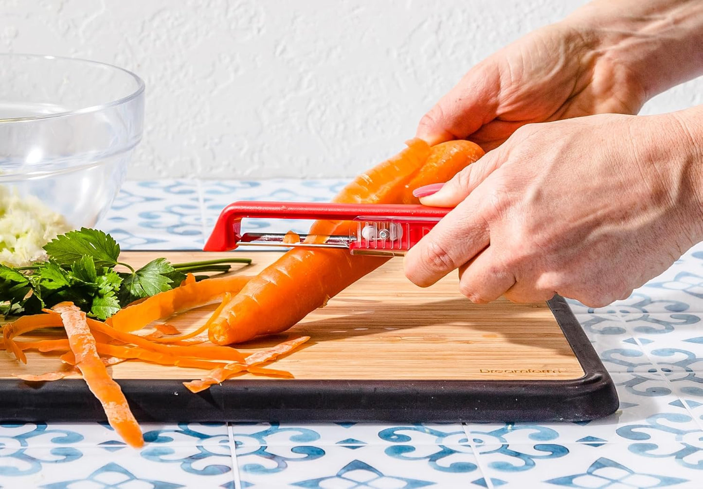 Dreamfarm Sharple Self-Sharpening Vegetable & Food Vertical Speed-Peeler - Red