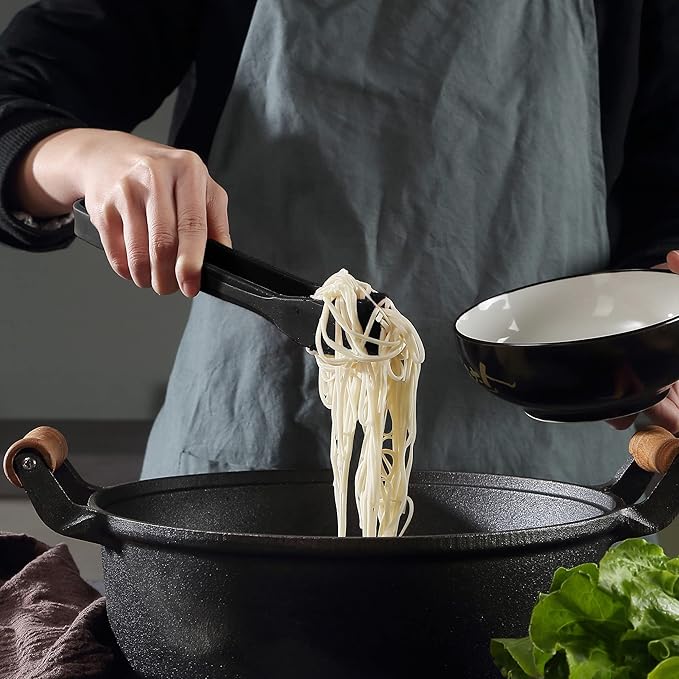 Mu&Ti Silicone Kitchen Tongs 11 Inch Spatula Silicone Toast Tongs Salad Tongs for Cooking Salad BBQ Serving Toast Grilling Locking Frying Baking Steak(Black)