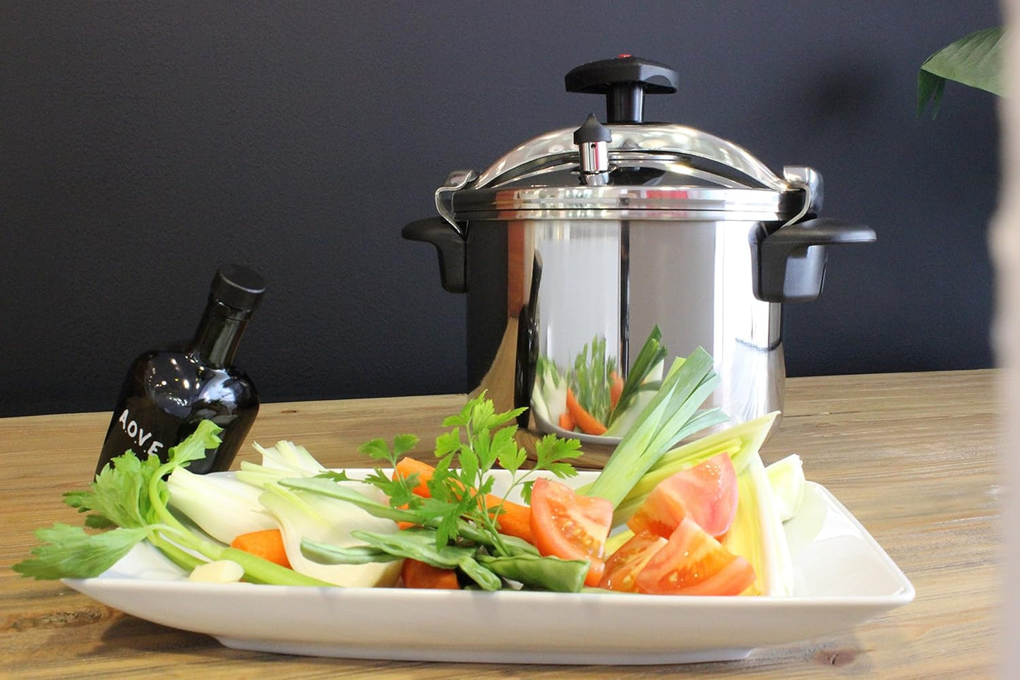 MAGEFESA Star Pressure Cooker, 10.6-Quart, 18/10 Stainless Steel, Works on All Stovetops (Induction Compatible), Safety Lock & 8 PSI Cooking